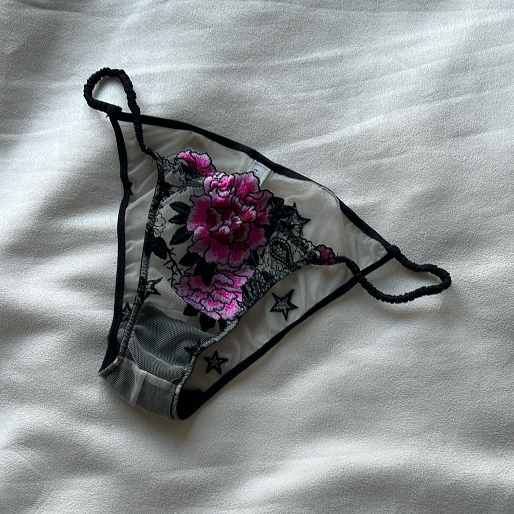 Fleur du Mal embroidered briefs - size 1